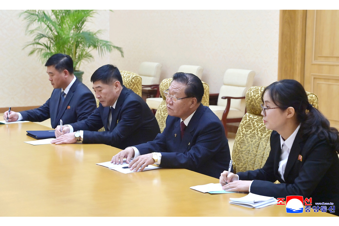 최룡해동지에게 인디아공화국 특명전권대사가 신임장을 봉정