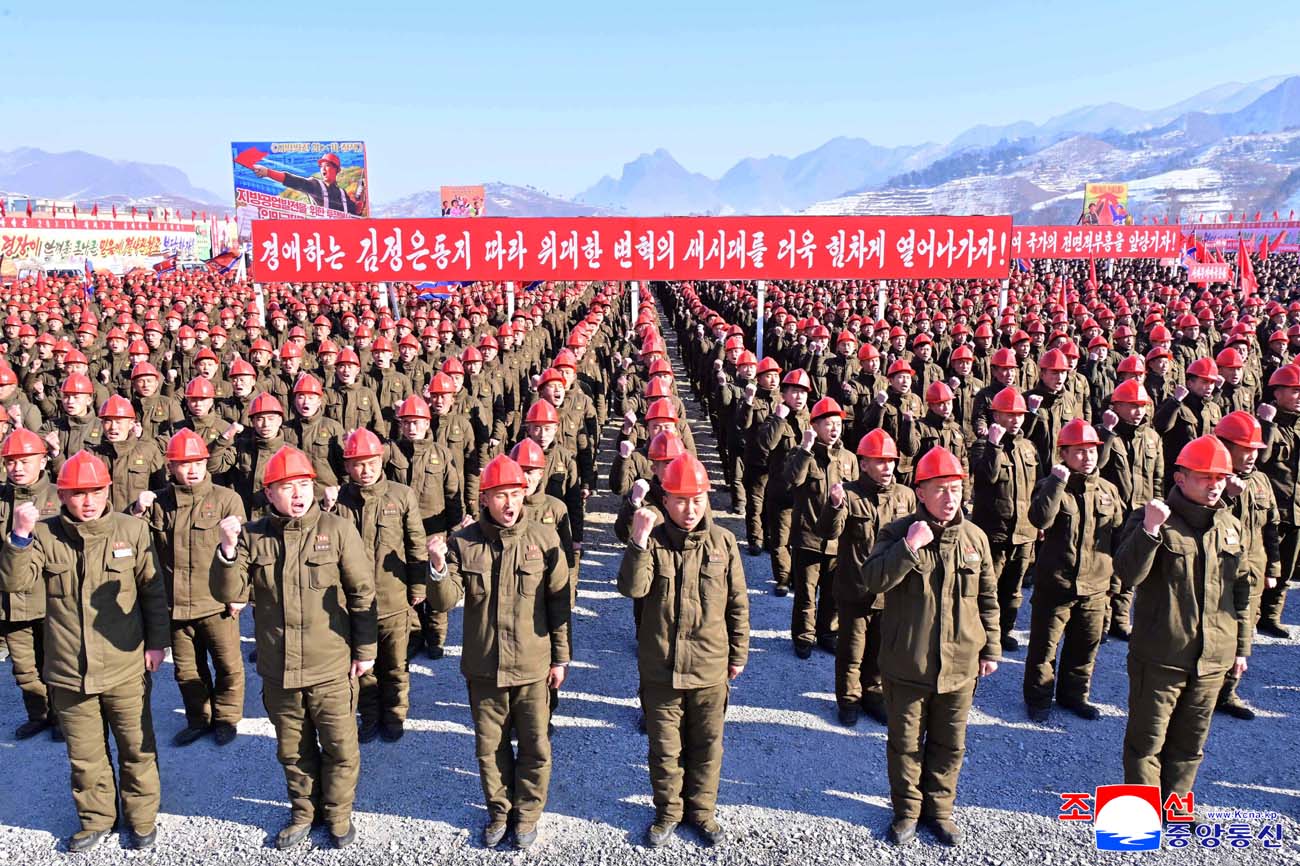 신의주온실종합농장지구와 강남군, 맹산군에서 새년도 지방발전정책대상건설착공식 진행