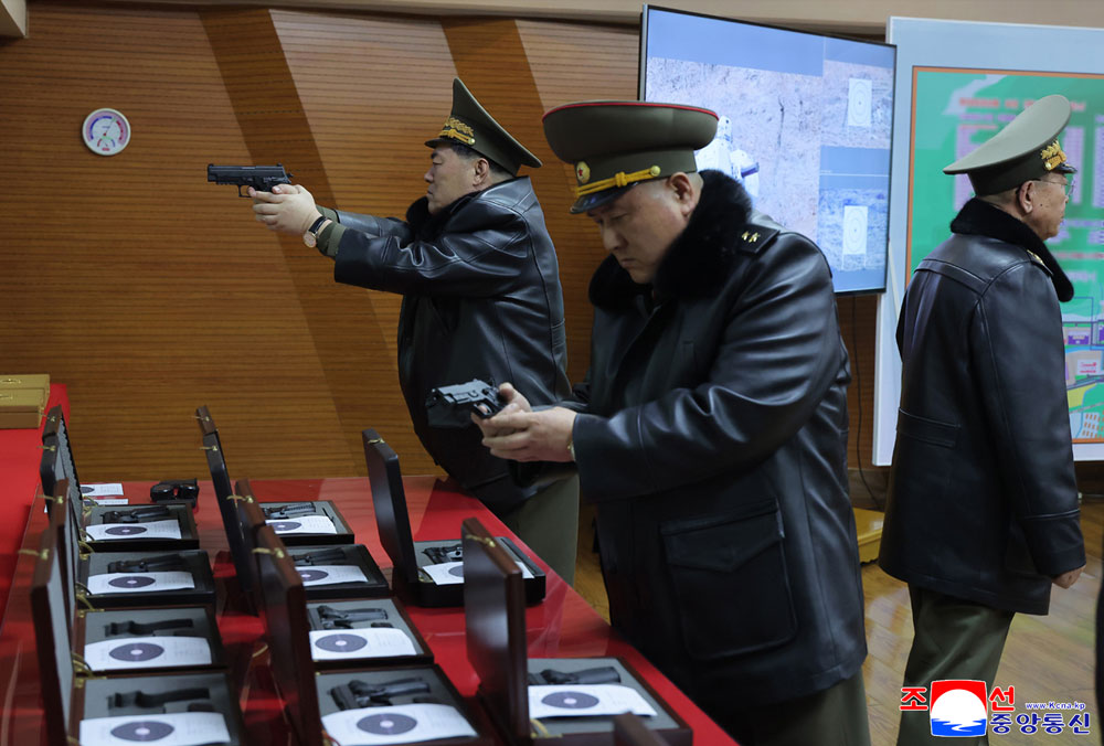 경애하는 김정은동지께서 중요군수공장을 현지지도하시였다