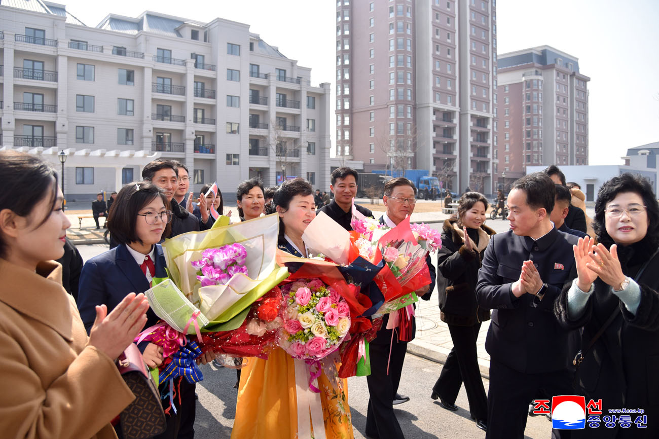 Removal into new houses begins in Saeppyol Street