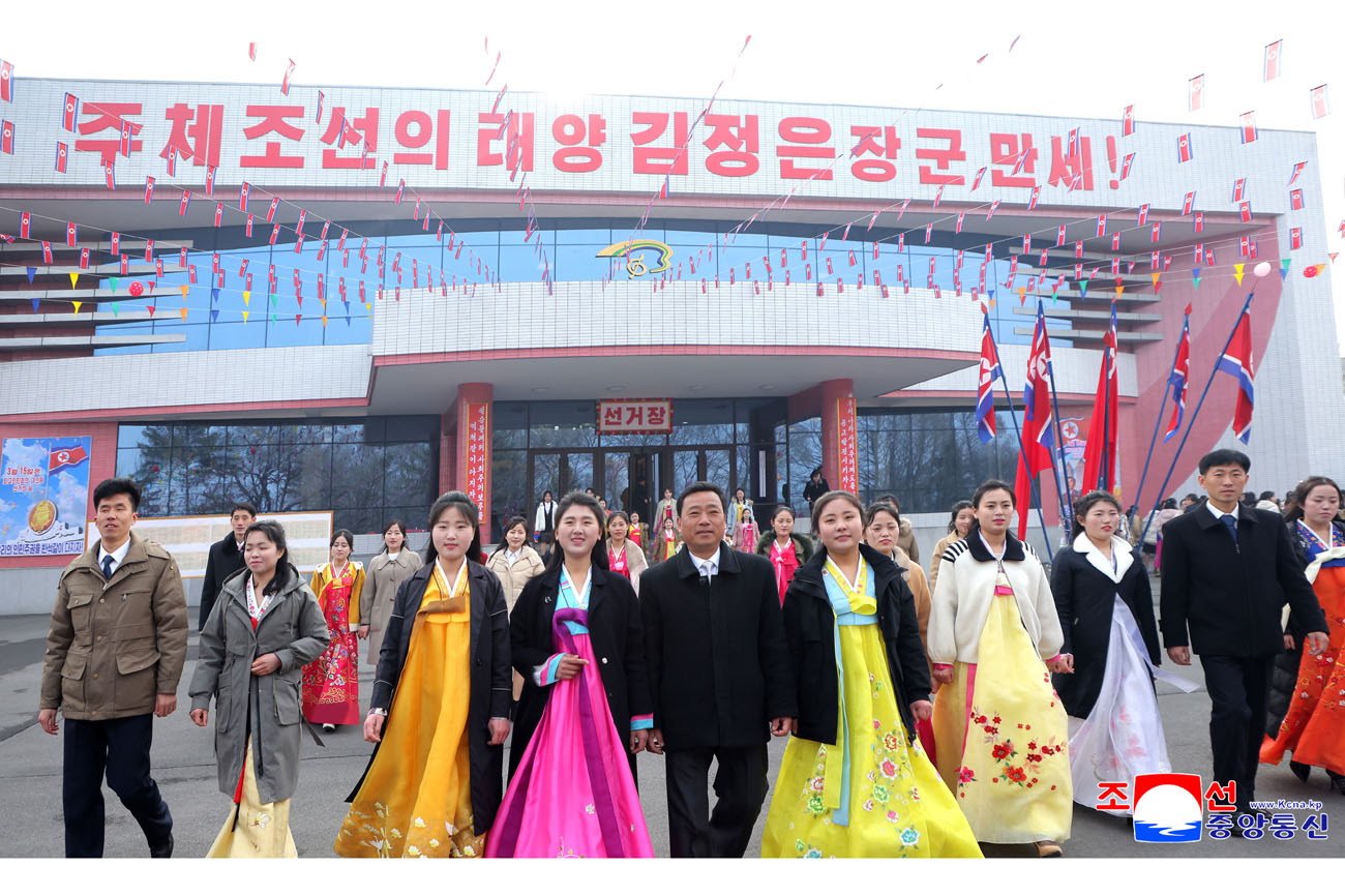 全国の有権者が政治的熱意を示して最高人民会議第15期代議員選挙に参加しました