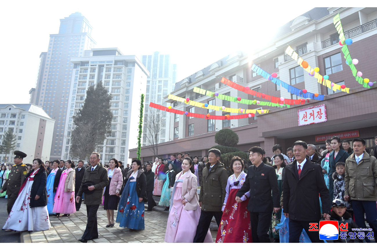 全国の有権者が政治的熱意を示して最高人民会議第15期代議員選挙に参加しました
