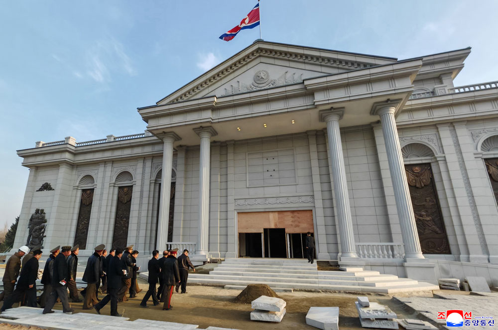 경애하는 김정은동지께서 해외군사작전 전투위훈기념관건설사업을 현지지도하시였다