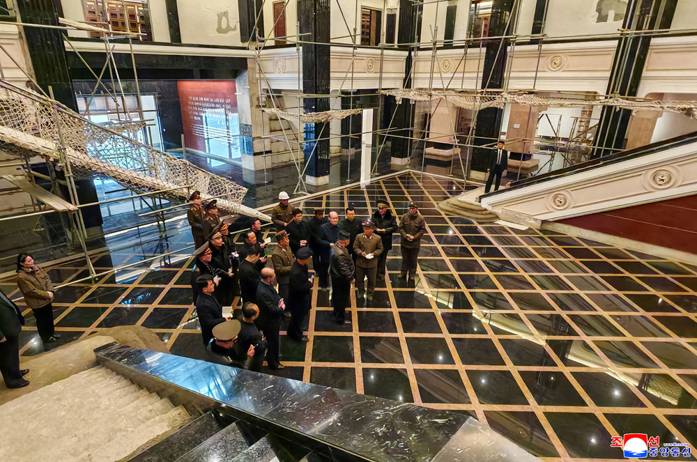 경애하는 김정은동지께서 해외군사작전 전투위훈기념관건설사업을 현지지도하시였다