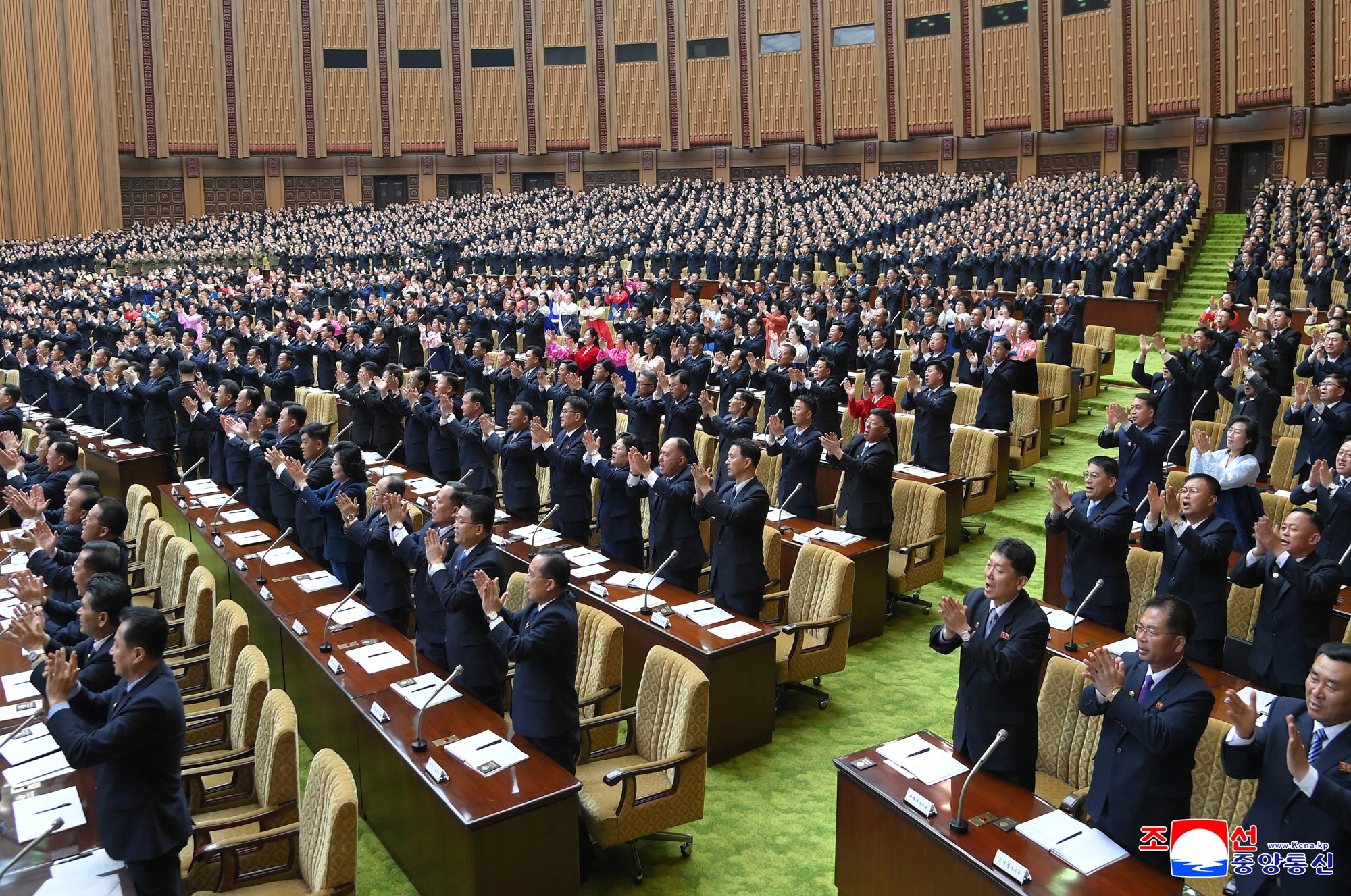 조선민주주의인민공화국 최고인민회의 제15기 제1차회의 1일회의 진행