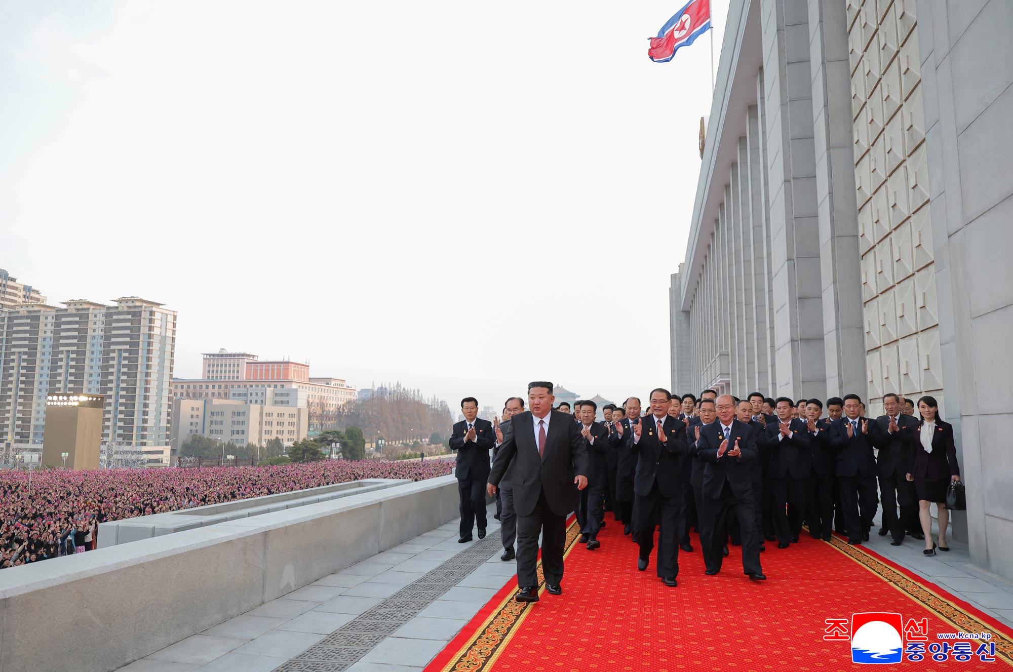 Art performance given to commemorate First Session of 15th SPA of DPRK