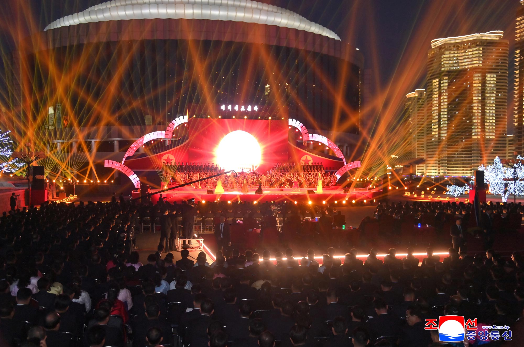 Art performance given to commemorate First Session of 15th SPA of DPRK