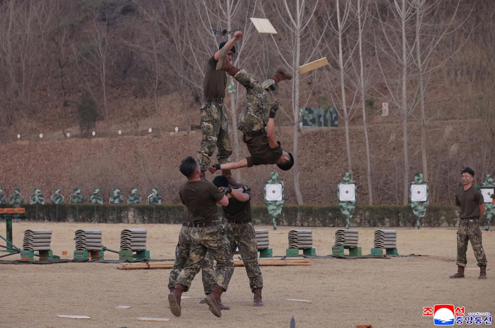 경애하는 김정은동지께서 조선인민군 각급 특수작전구분대들의 훈련실태를 료해하시였다