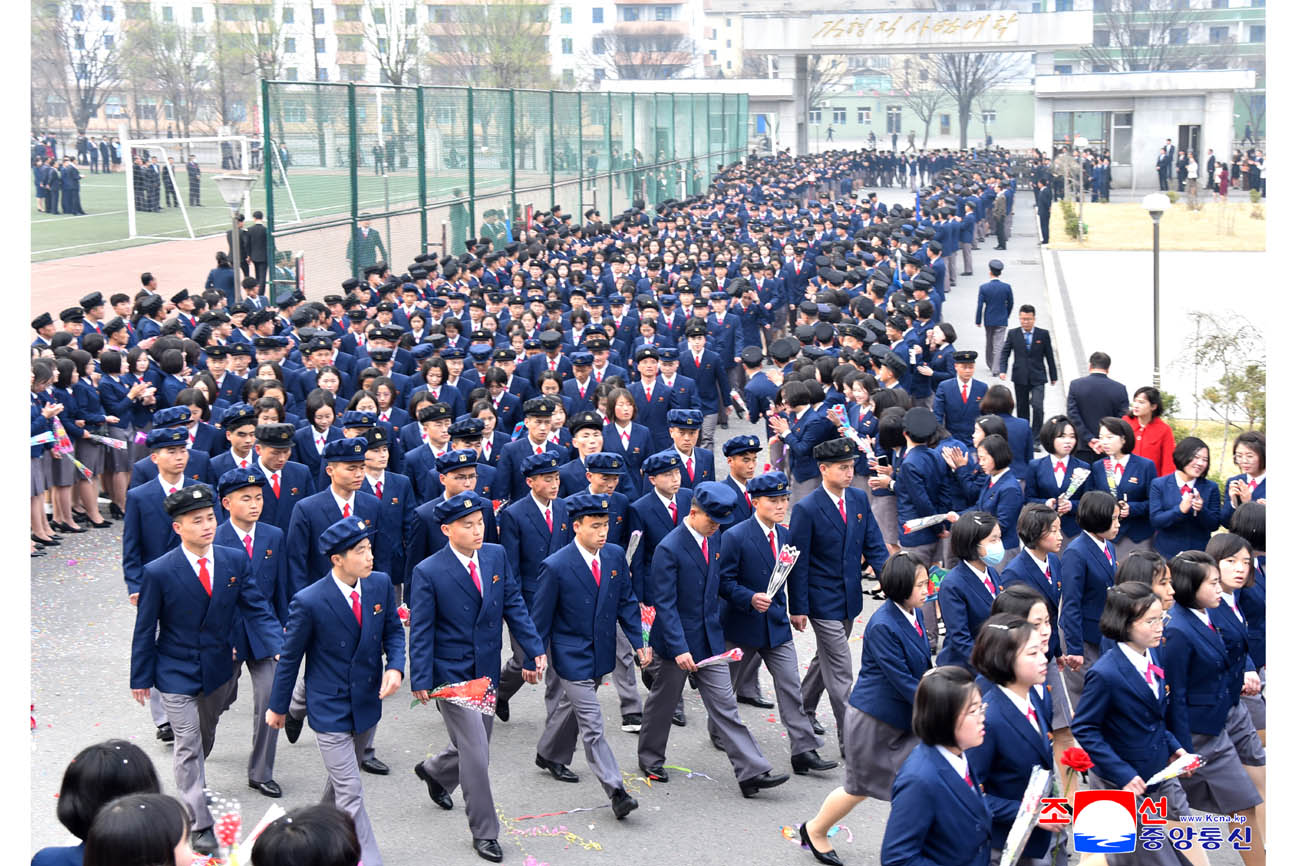 国中の各大学、学校で２０２６年の新学年がスタート、始業式が行われました