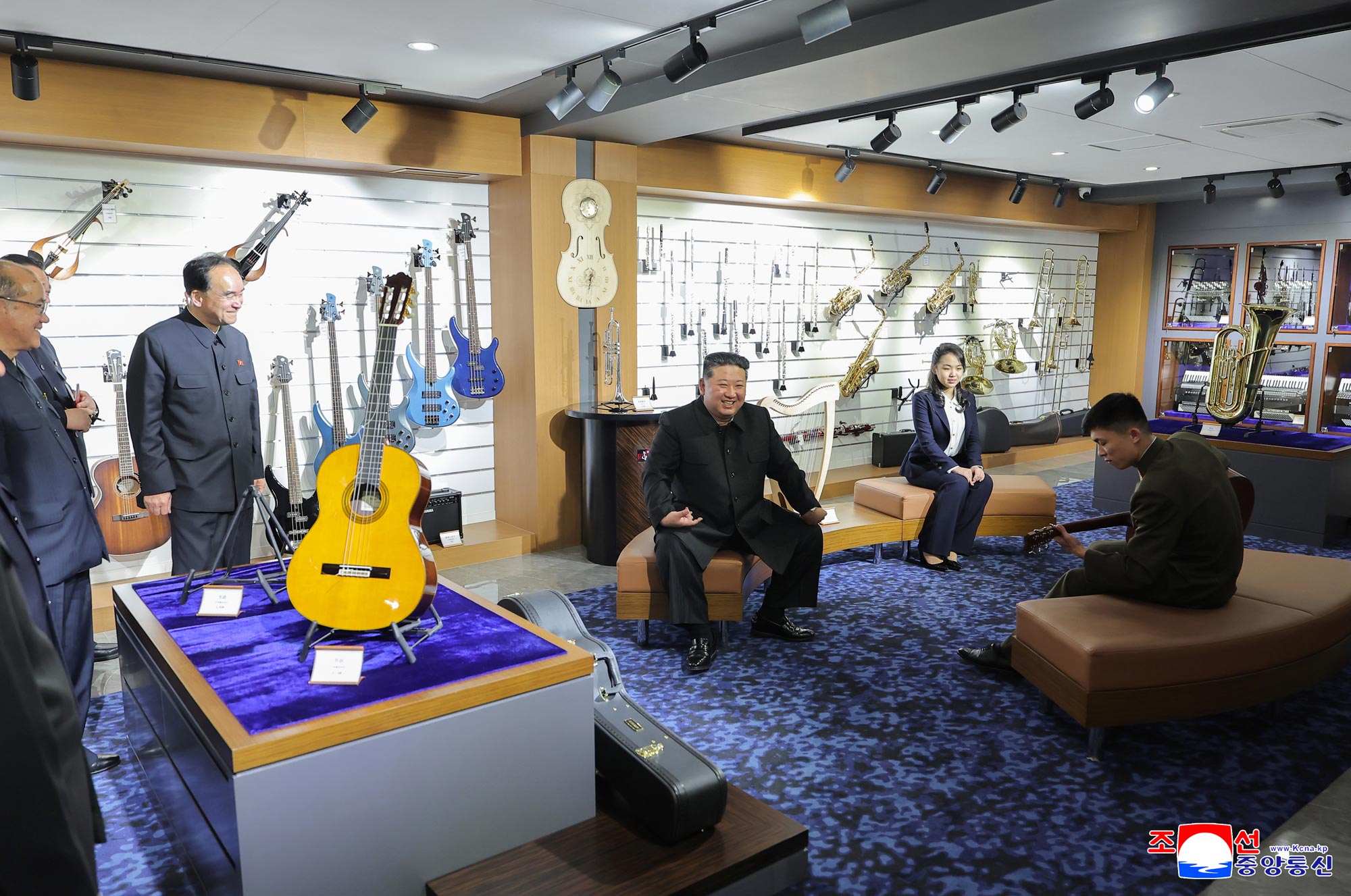 Respected Comrade Kim Jong Un inspects service facilities in fourth-stage district of Hwasong area nearing inauguration