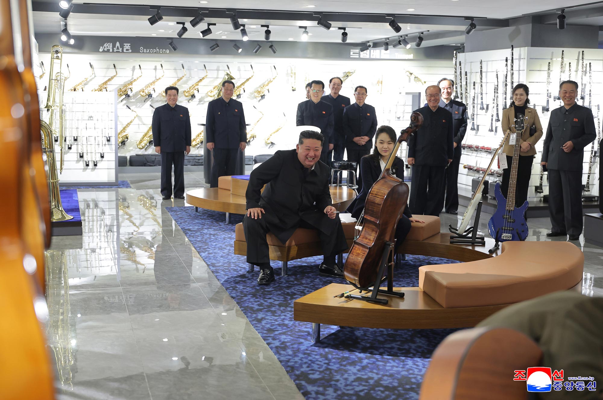 Respected Comrade Kim Jong Un inspects service facilities in fourth-stage district of Hwasong area nearing inauguration