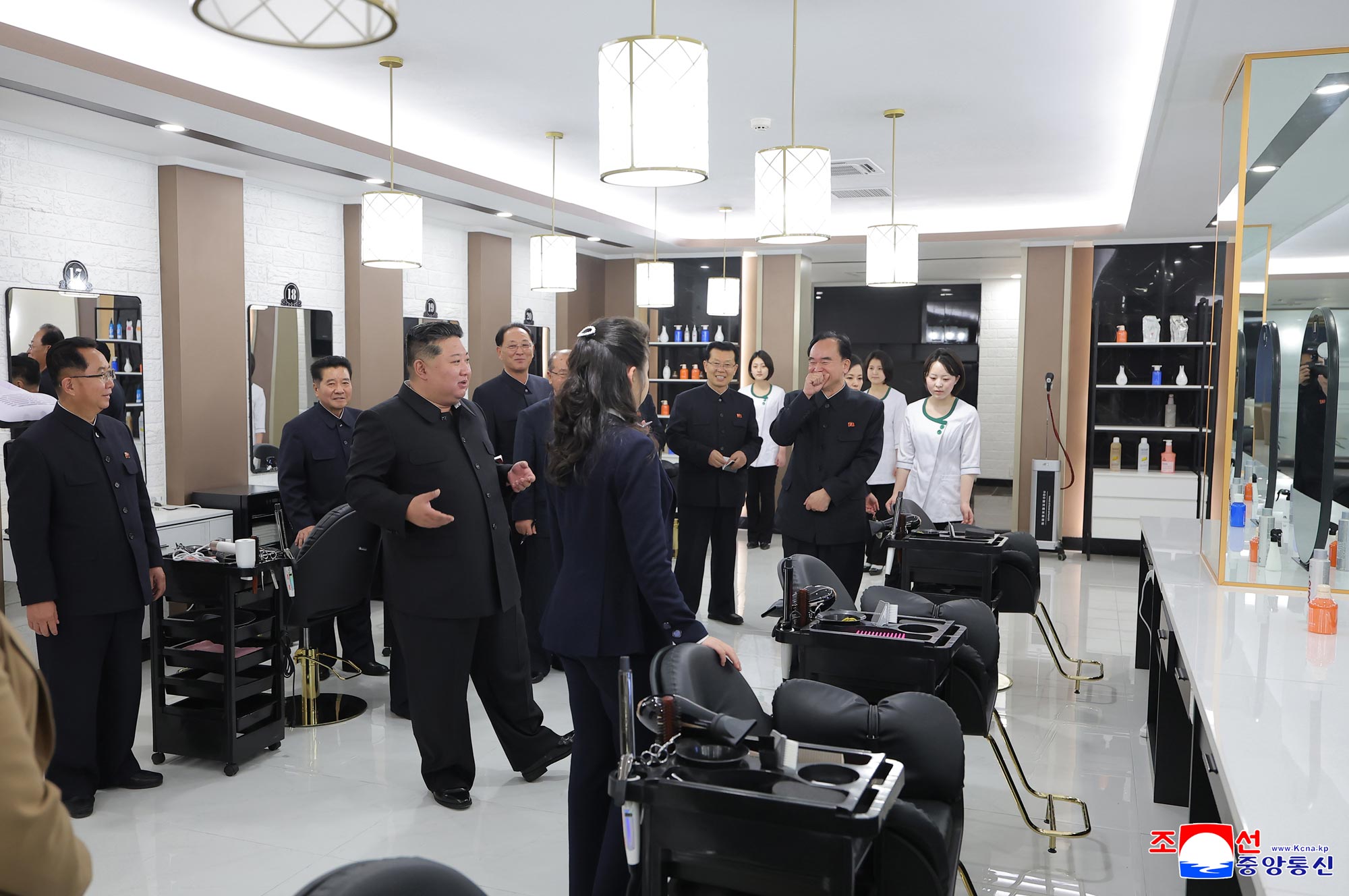 Respected Comrade Kim Jong Un inspects service facilities in fourth-stage district of Hwasong area nearing inauguration